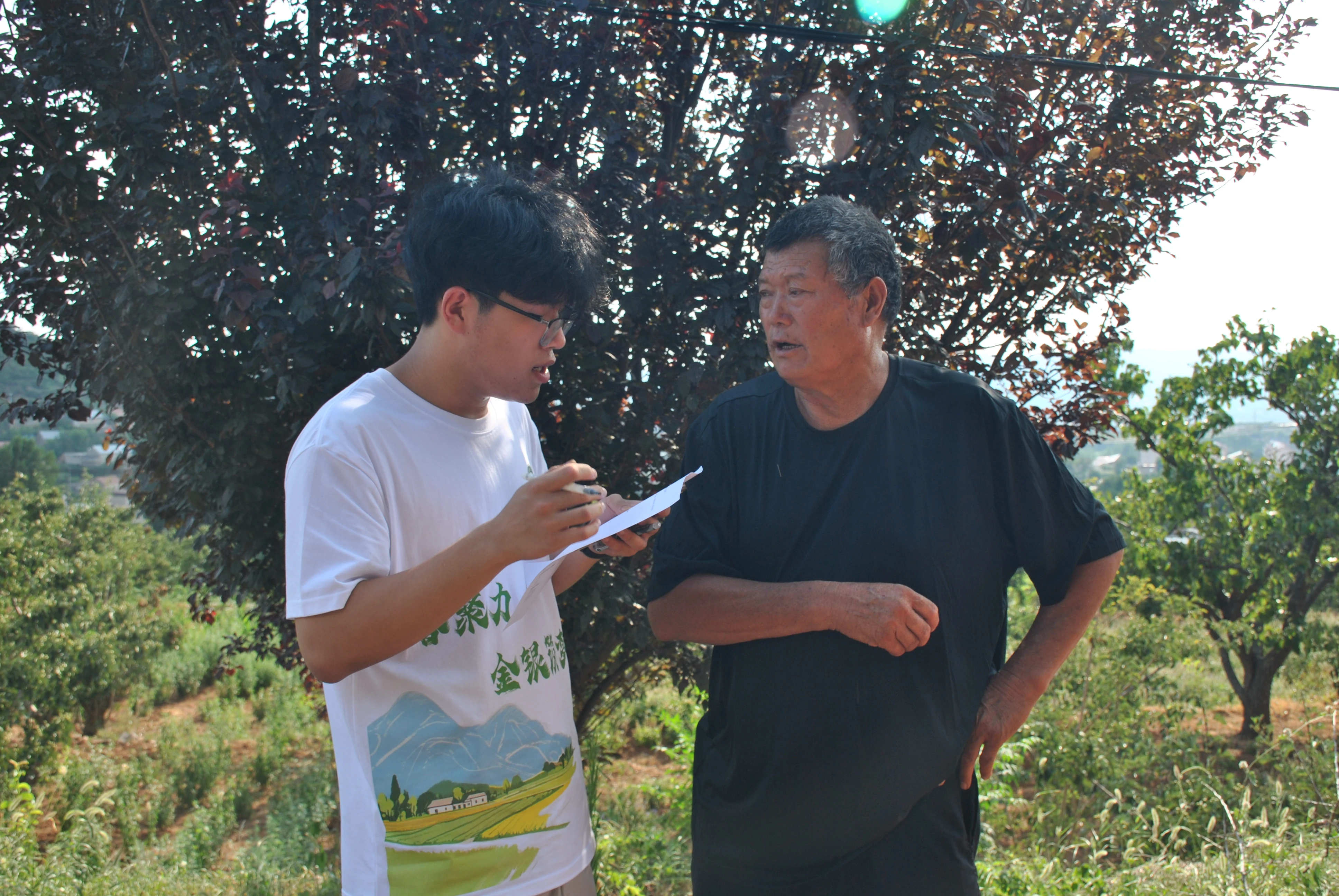青岛农业大学农学院“金银筑梦”实践服务团深入平邑县郑城镇桃峪村开展金银花产业调研